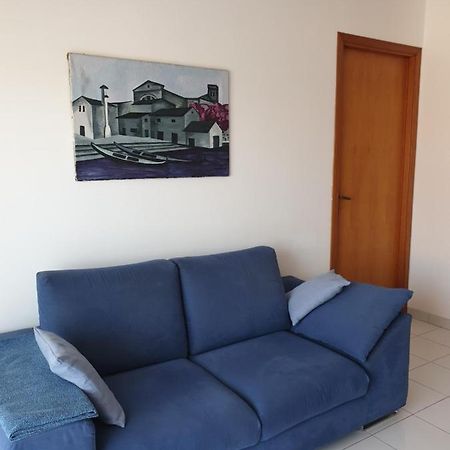 Baia Alcantara Apartments Giardini Naxos Bagian luar foto