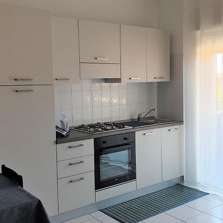 Baia Alcantara Apartments Giardini Naxos Bagian luar foto