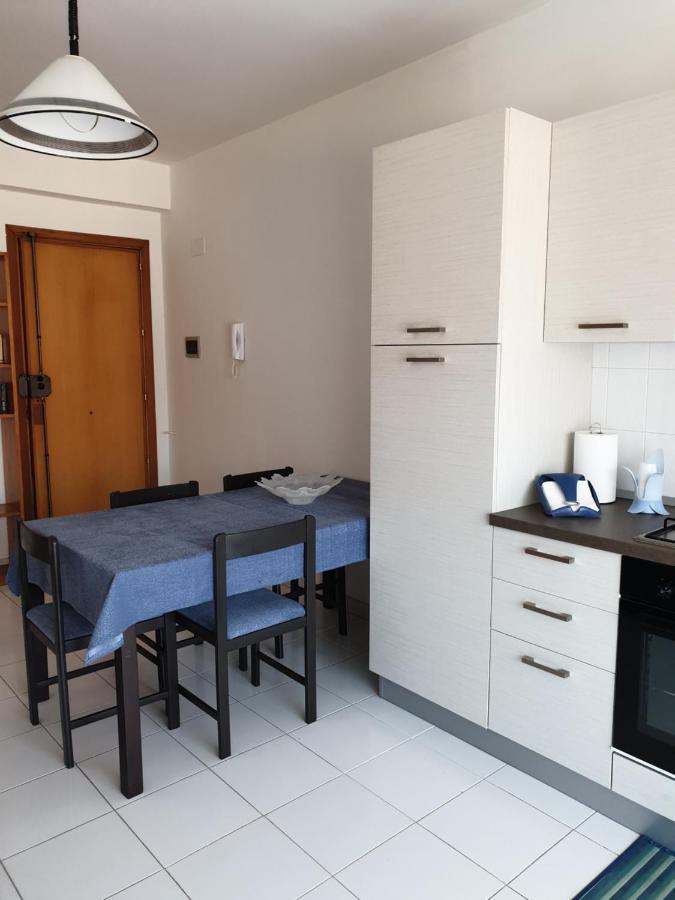 Baia Alcantara Apartments Giardini Naxos Bagian luar foto