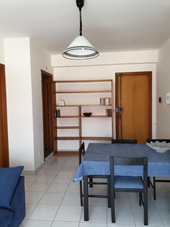 Baia Alcantara Apartments Giardini Naxos Bagian luar foto